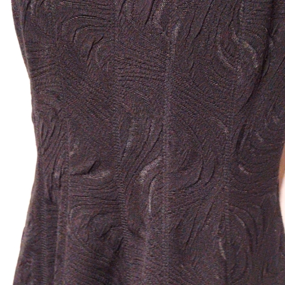 Robbie Bee Signature Black Dress - Picture 2 of 16